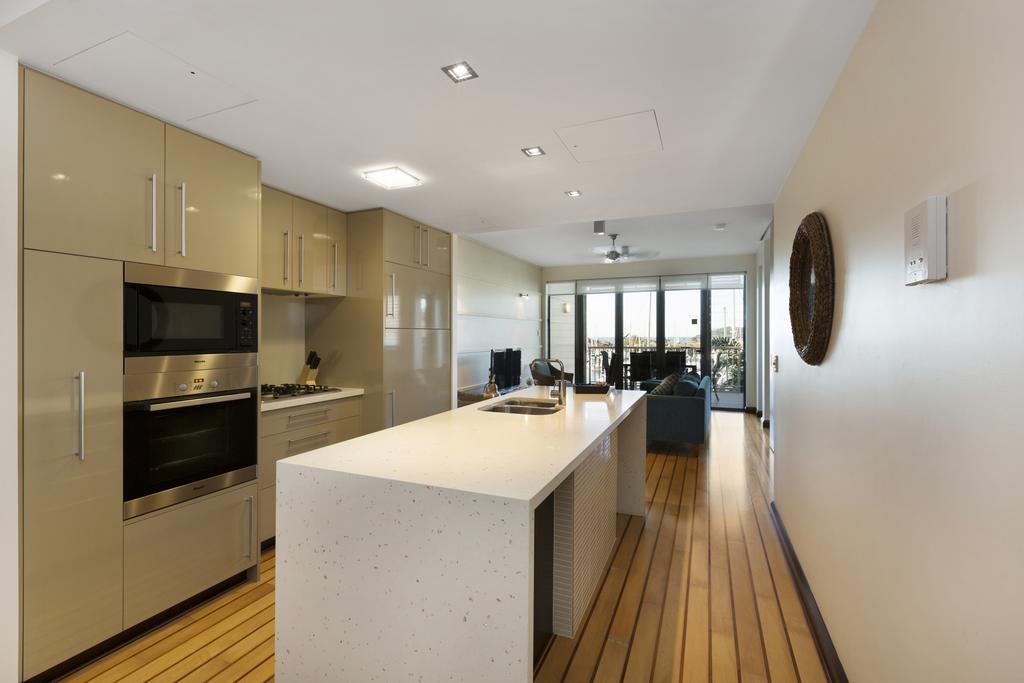 에일리비치 Boathouse Port Of Airlie 아파트 외부 사진